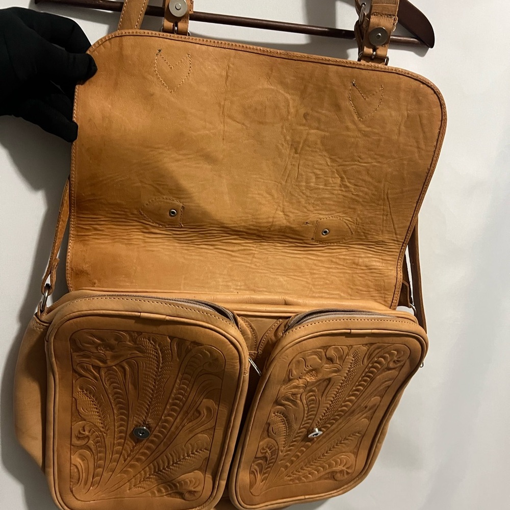 Sergios Collection Embossed Shoulder Bag - Picture 3 of 14
